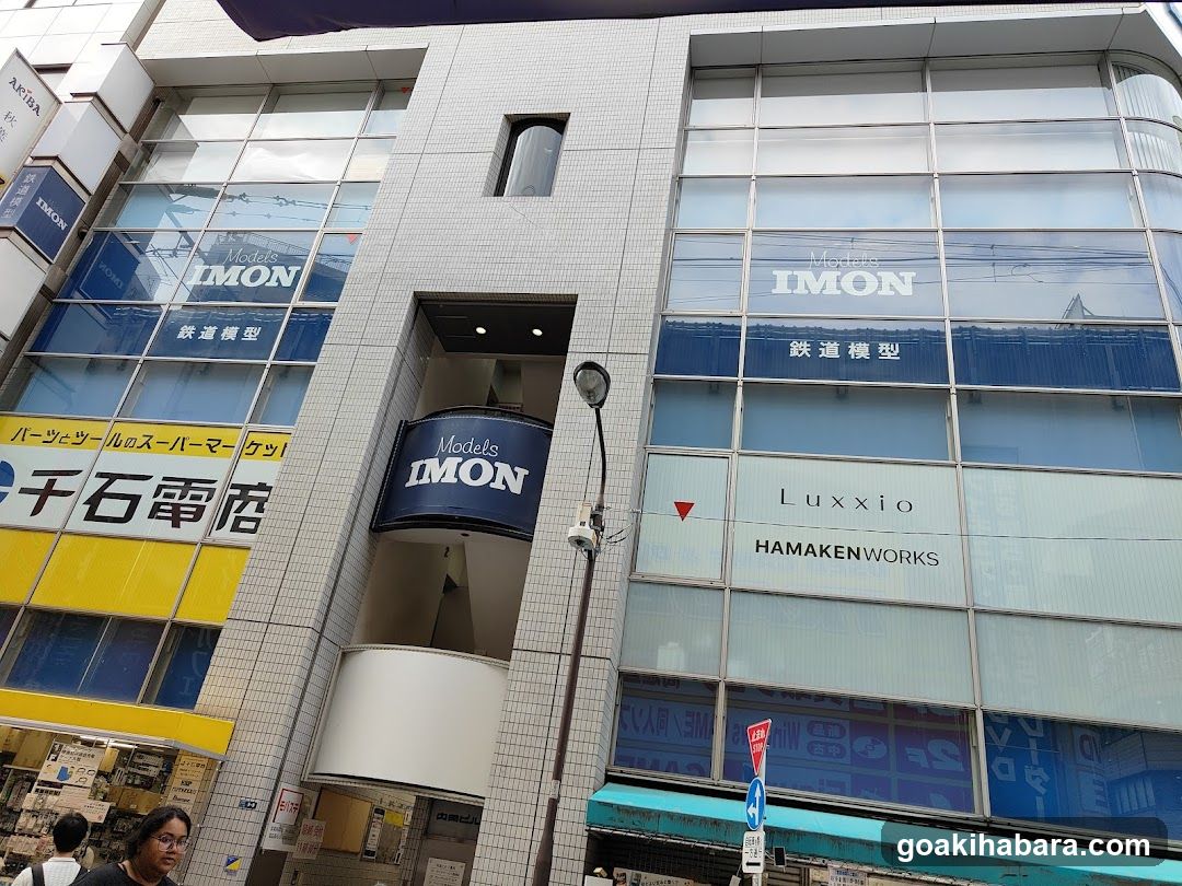 Models IMON Akihabara