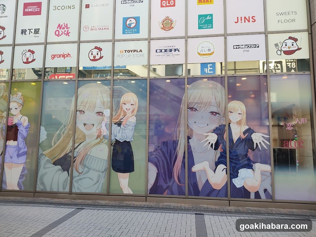 アトレ秋葉原 南側ガラス広告