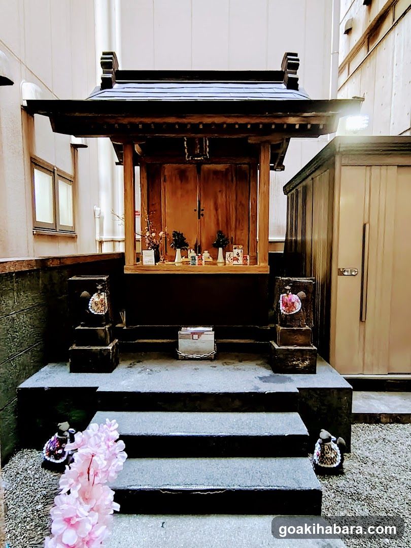 Hanabusa Inari Shrine