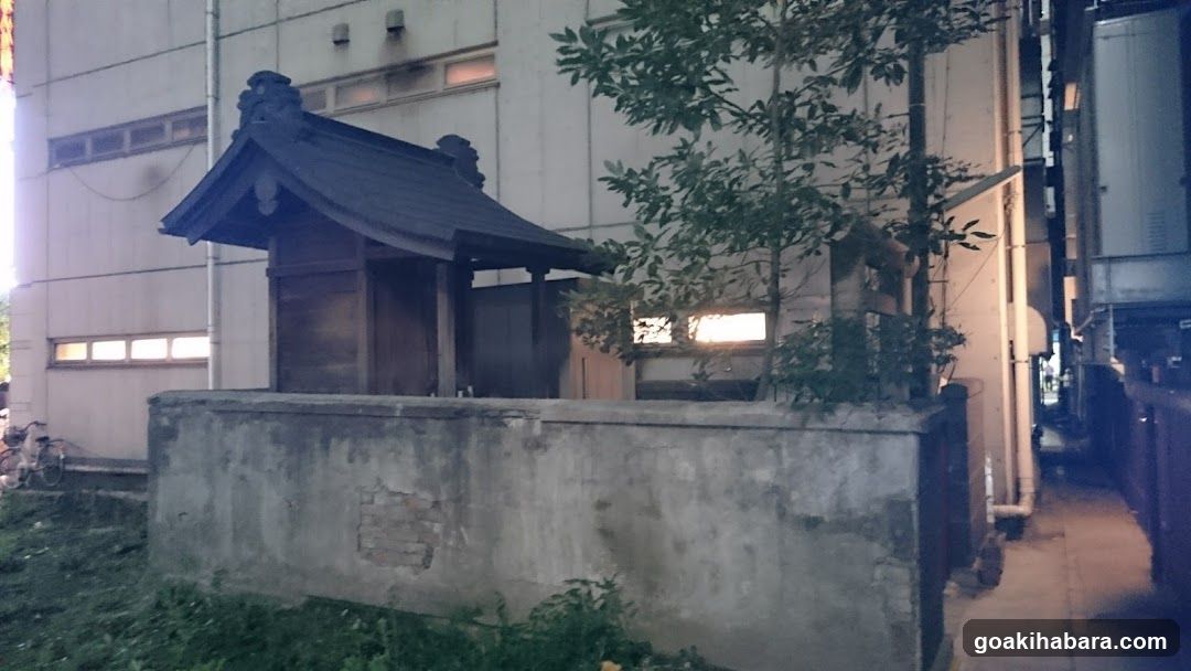 Hanabusa Inari Shrine