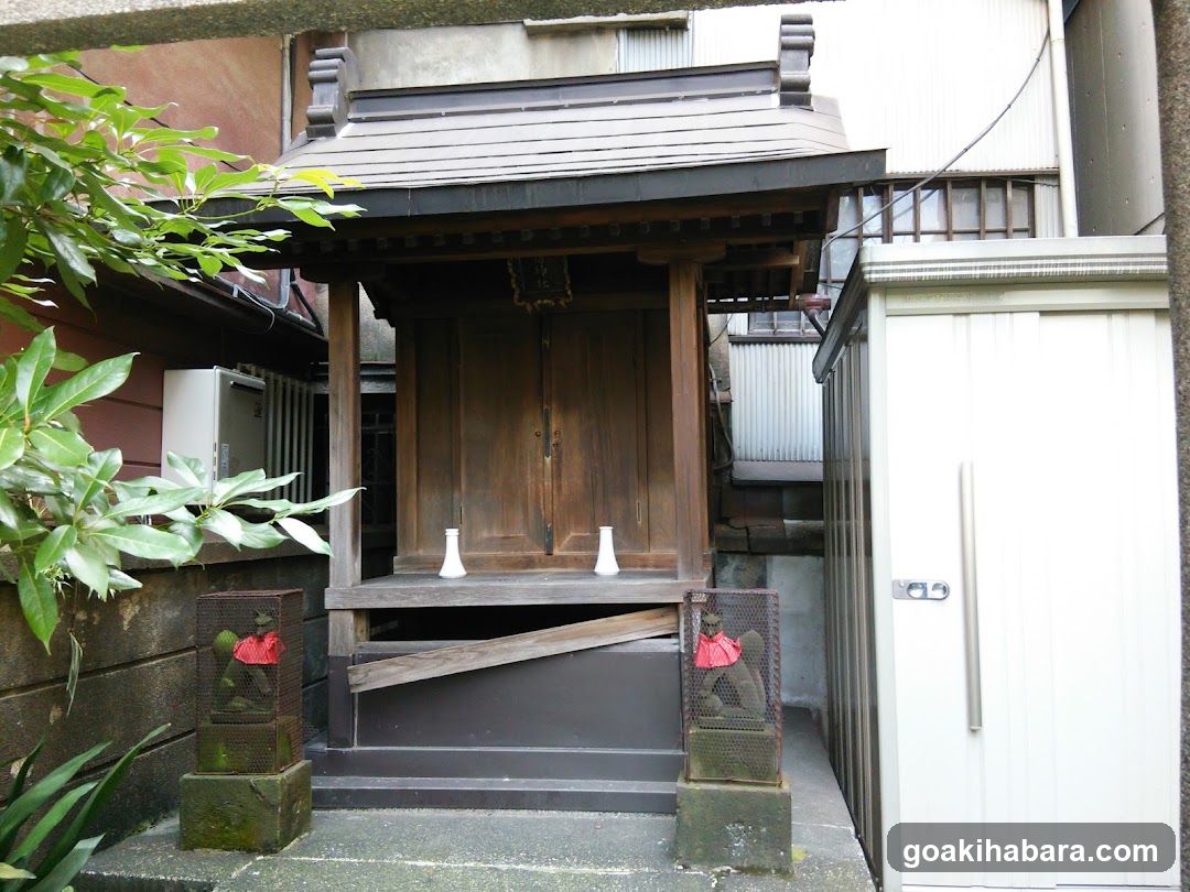Hanabusa Inari Shrine