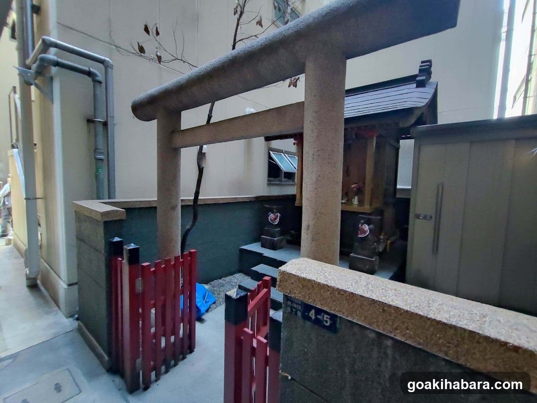 Hanabusa Inari Shrine