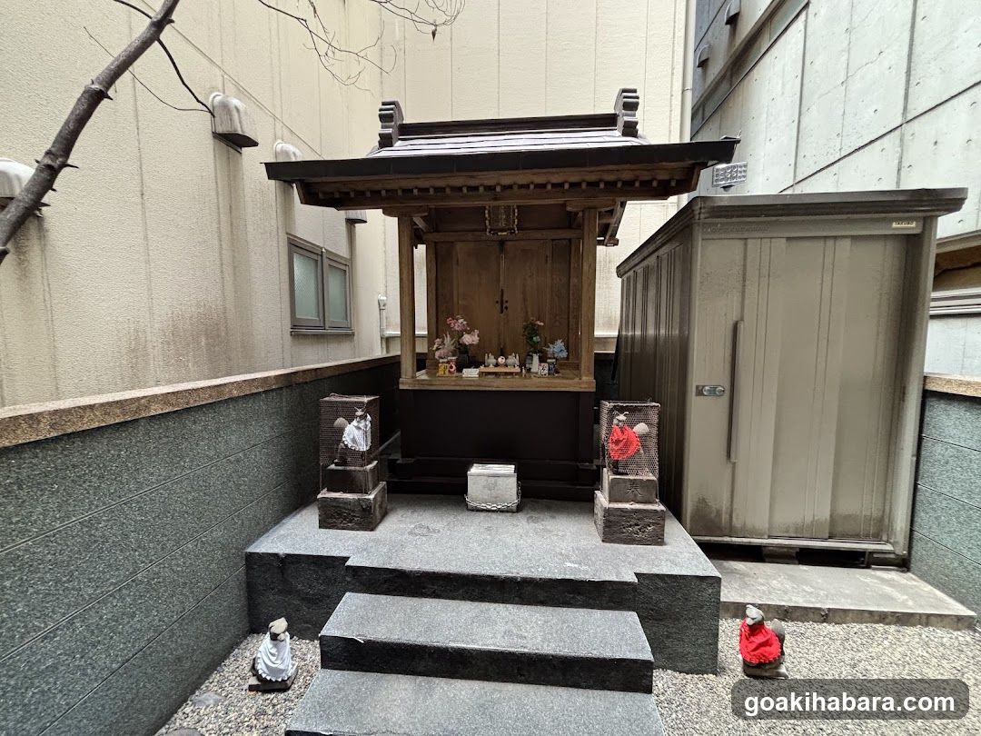 Hanabusa Inari Shrine