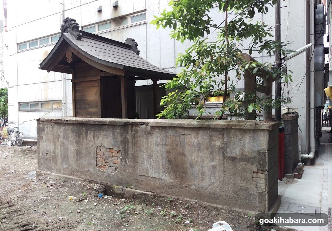 Hanabusa Inari Shrine