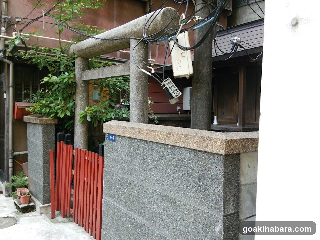 Hanabusa Inari Shrine