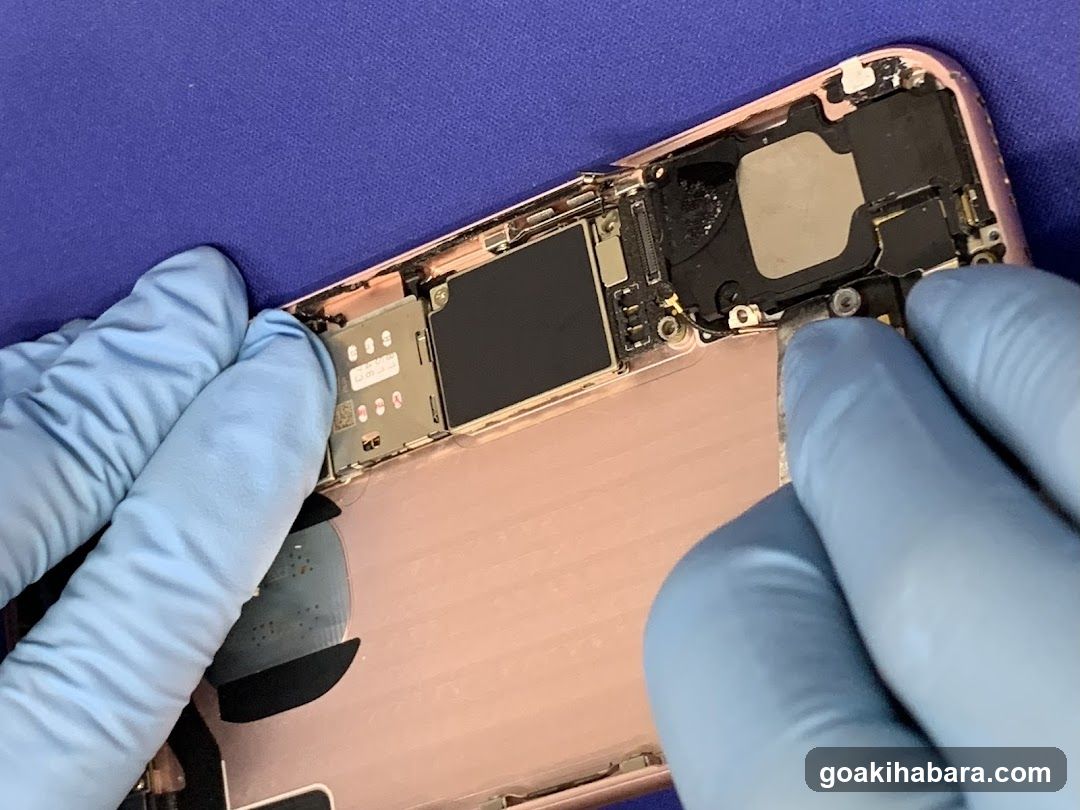 Smartphone Repair King Akihabara
