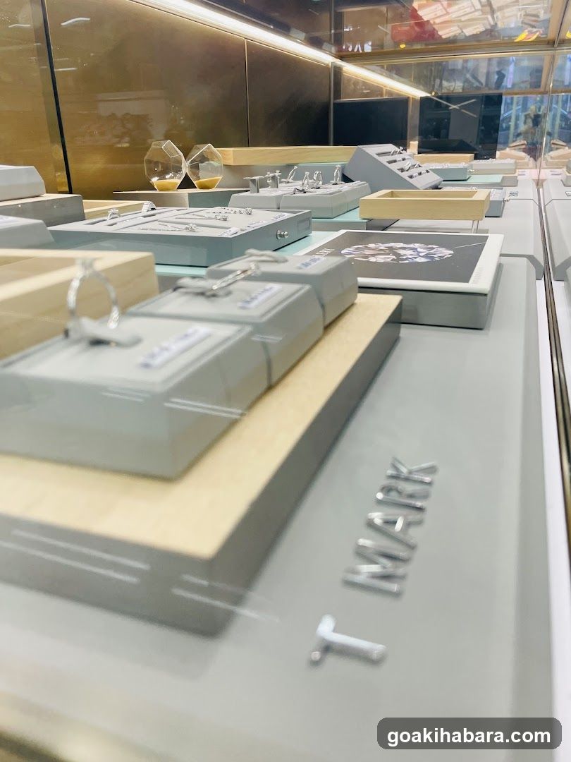 Chow Tai Fook Laox Akihabara