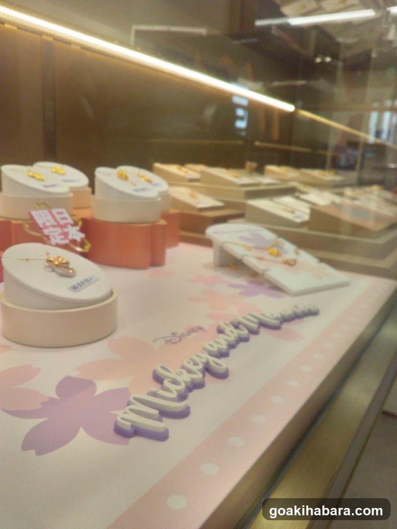 Chow Tai Fook Laox Akihabara