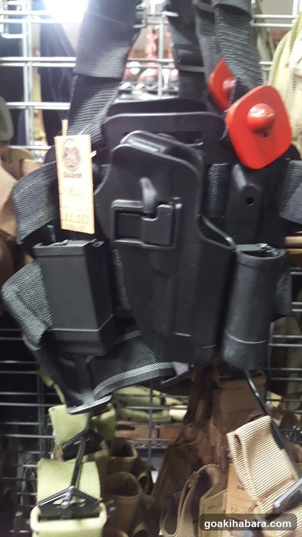 World Military Store S & Graf