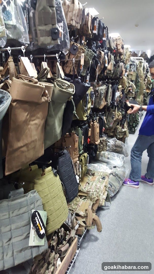 World Military Store S & Graf