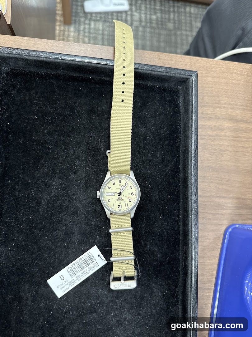 WATCH SQUARE (EDION AKIBA)