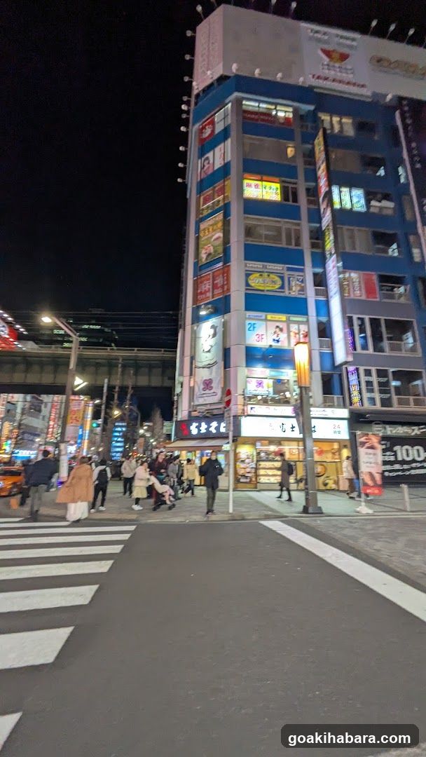 WATCH SQUARE (EDION AKIBA)