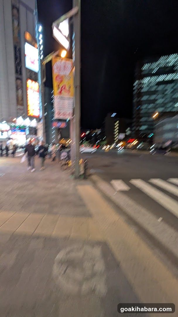 WATCH SQUARE (EDION AKIBA)