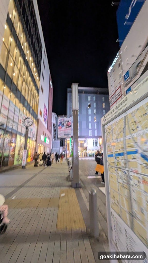 WATCH SQUARE (EDION AKIBA)