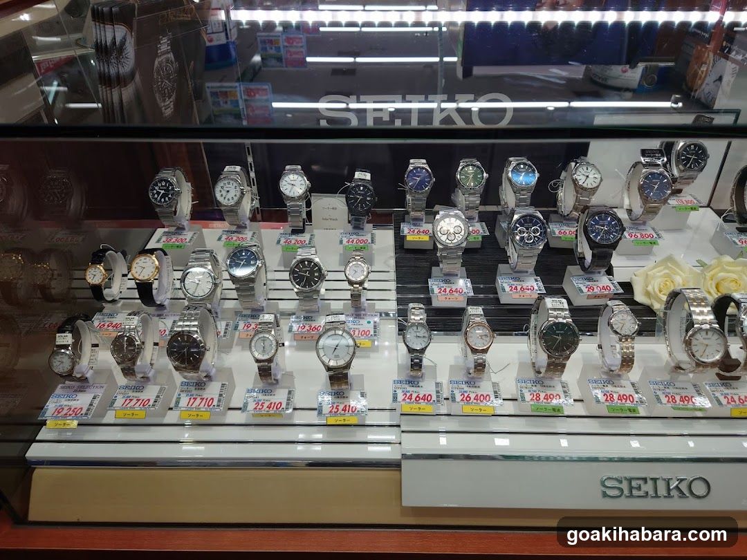 WATCH SQUARE (EDION AKIBA)