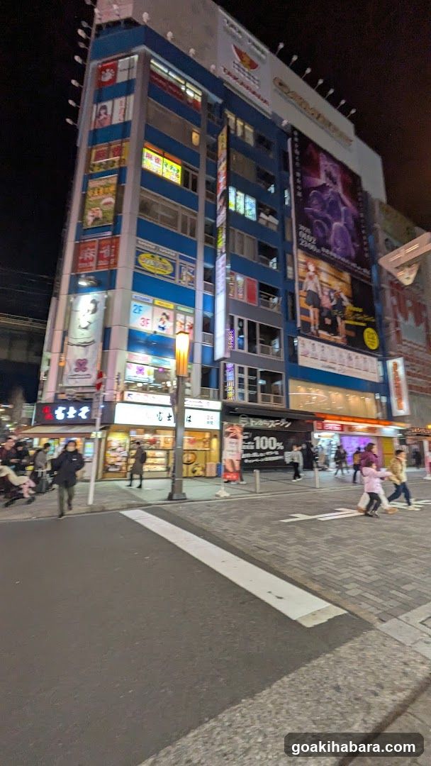 WATCH SQUARE (EDION AKIBA)
