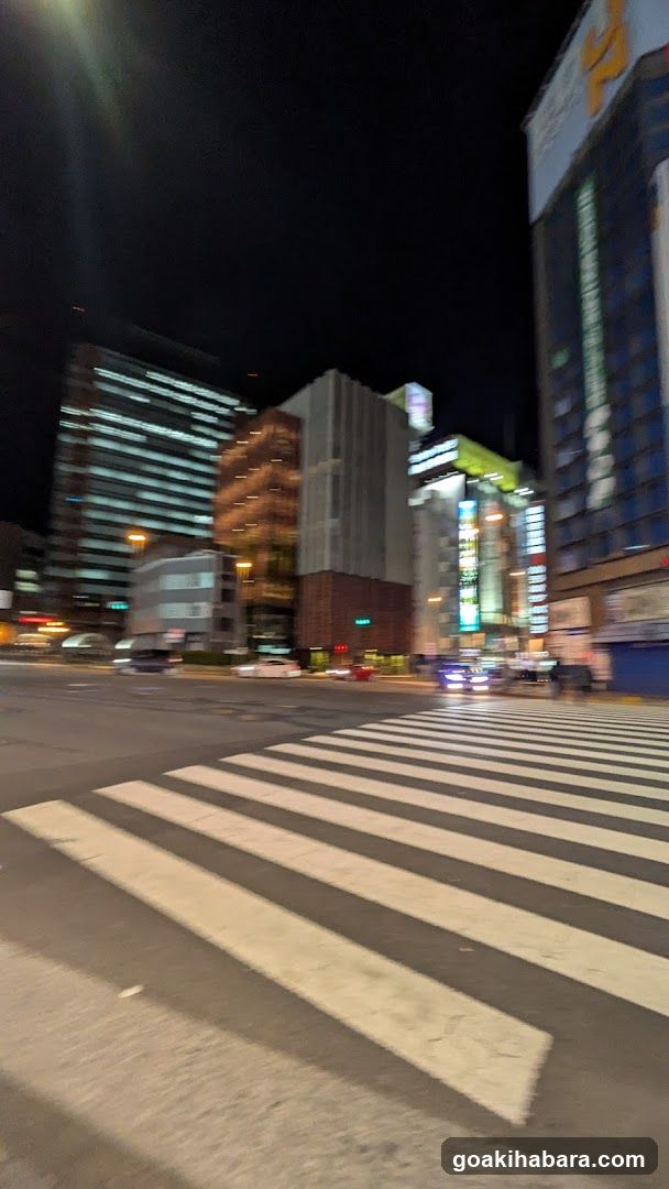 WATCH SQUARE (EDION AKIBA)