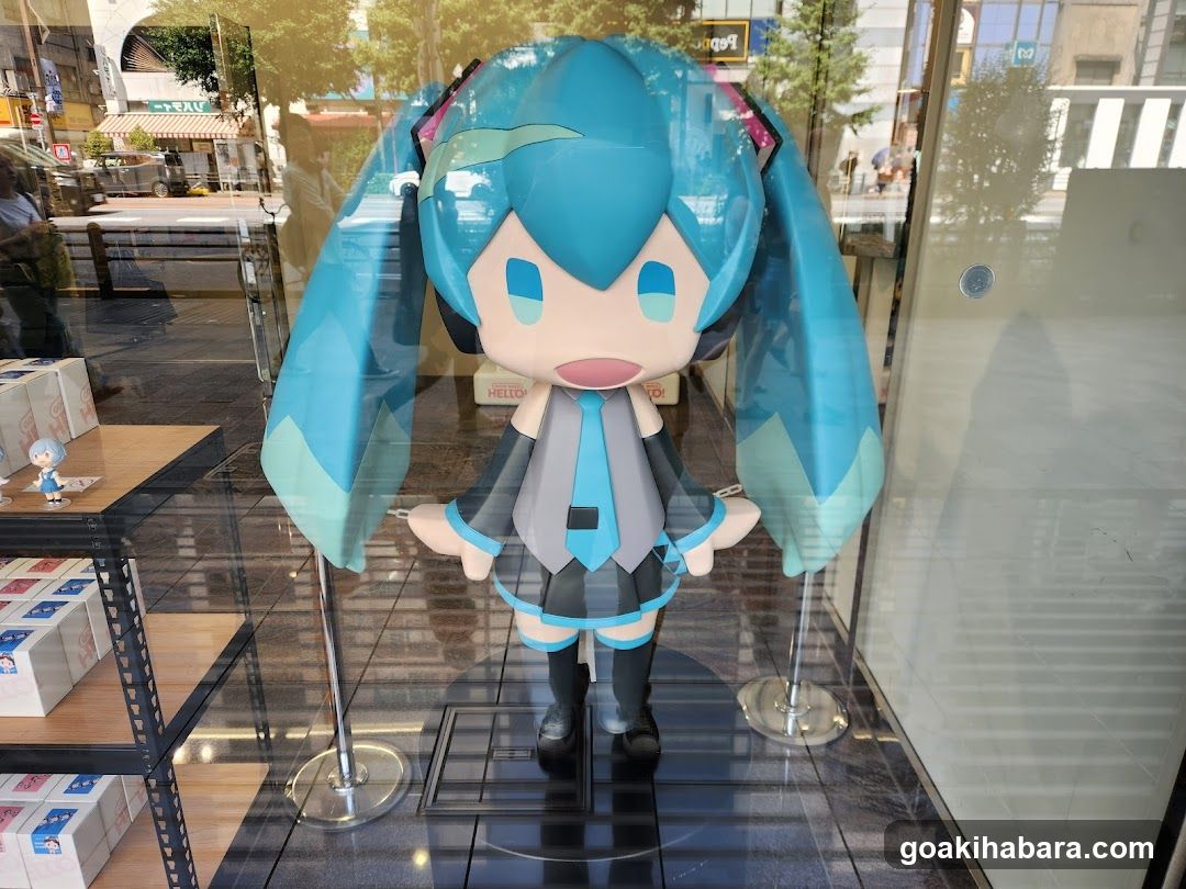 Akiba CO Gallery