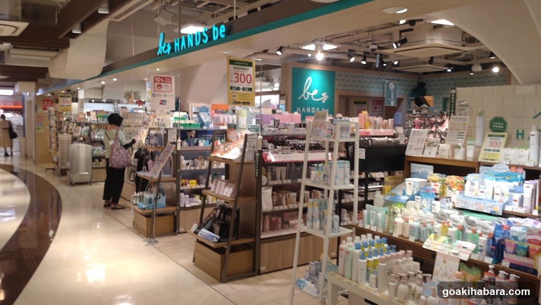 be HANDS be store interior