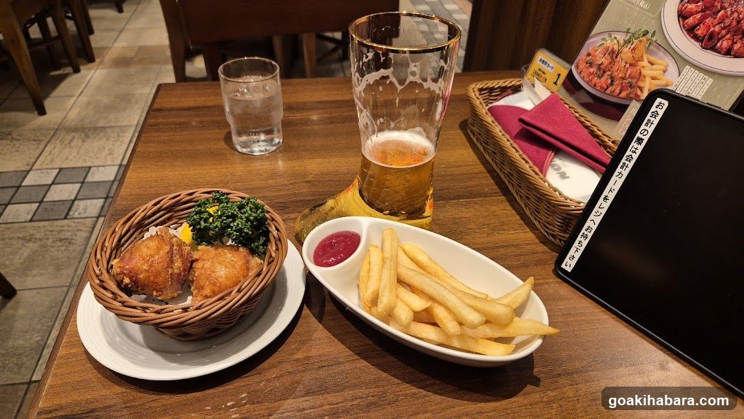 Restaurant Table Setting with Fried Chicken and Fries