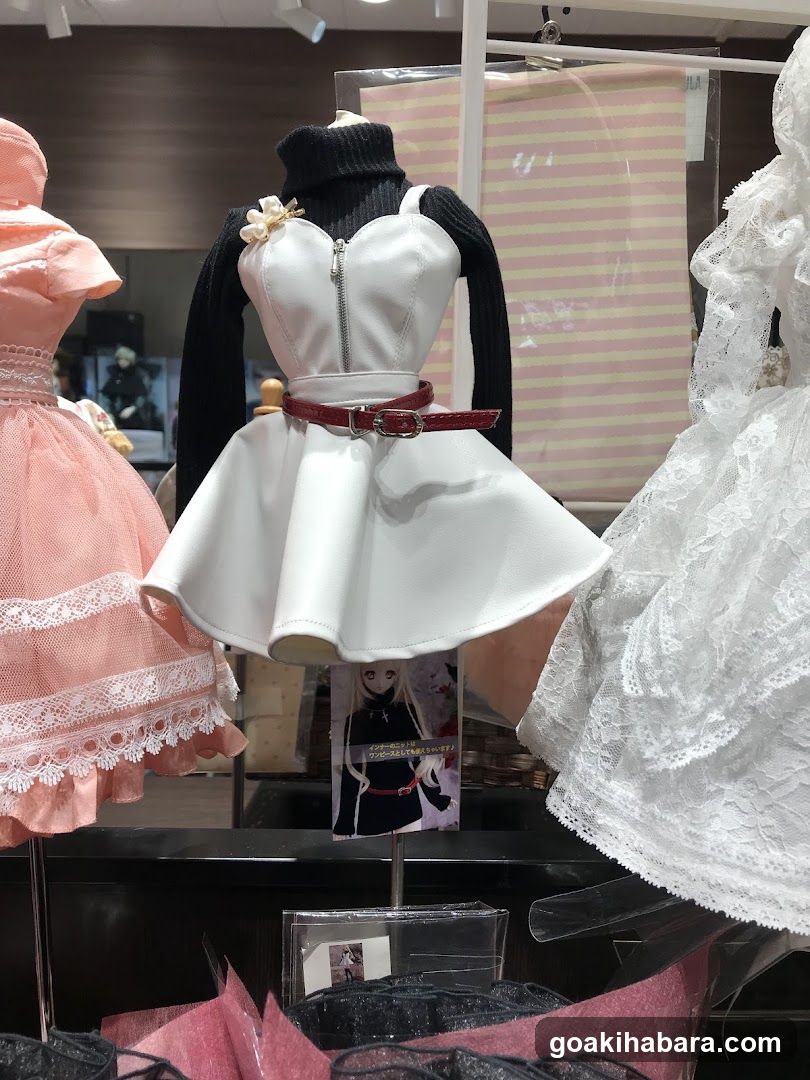 Doll Fashion Display