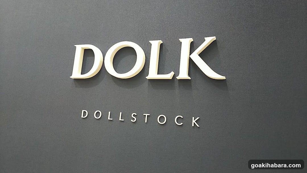 DOLK / Dollstock