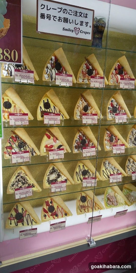 Smiley Crepes Display Case