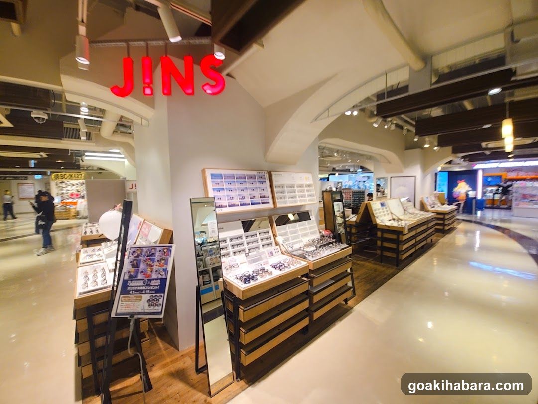 JINS Store Interior