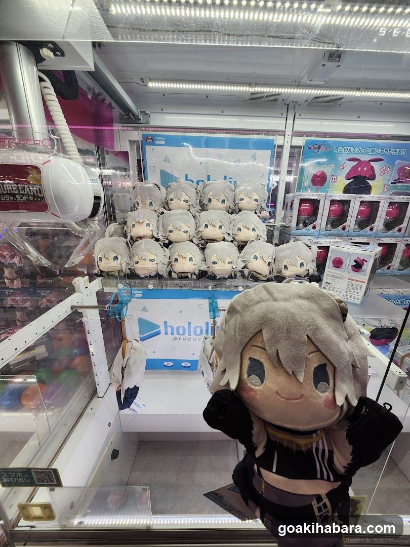 hololive plushies in claw machine