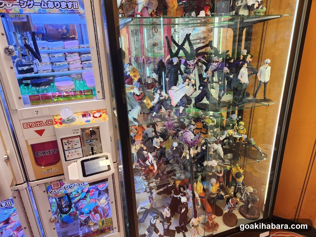 Clutch Machine and Display Cabinet