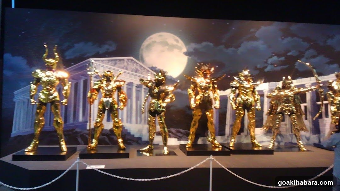 Saint Seiya Golden Armor Display