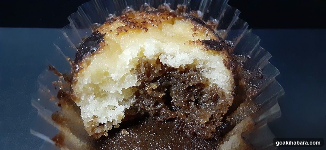 Baked Dessert with Filling