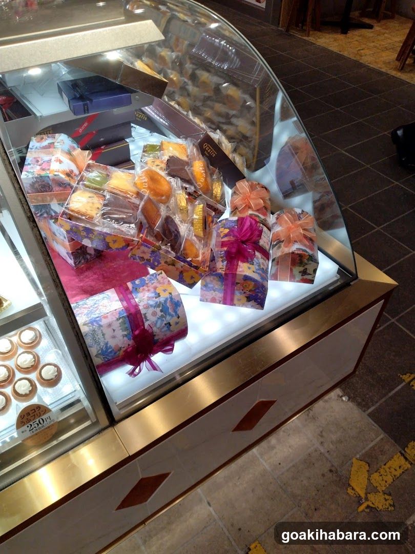 Gift Box Display Case