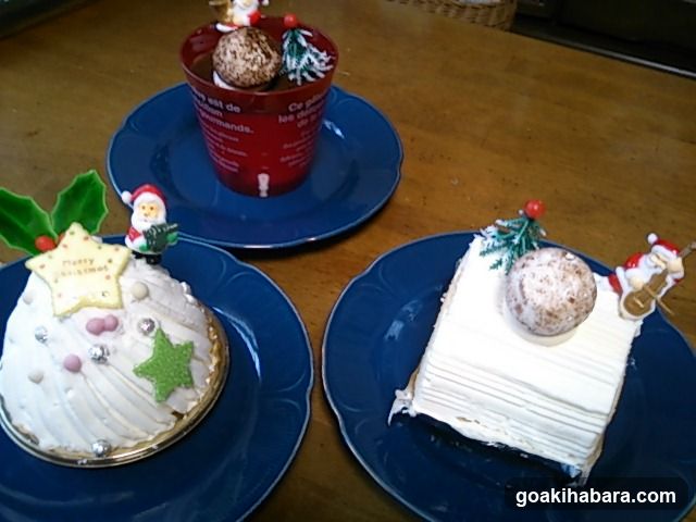 Christmas-themed desserts on blue plates