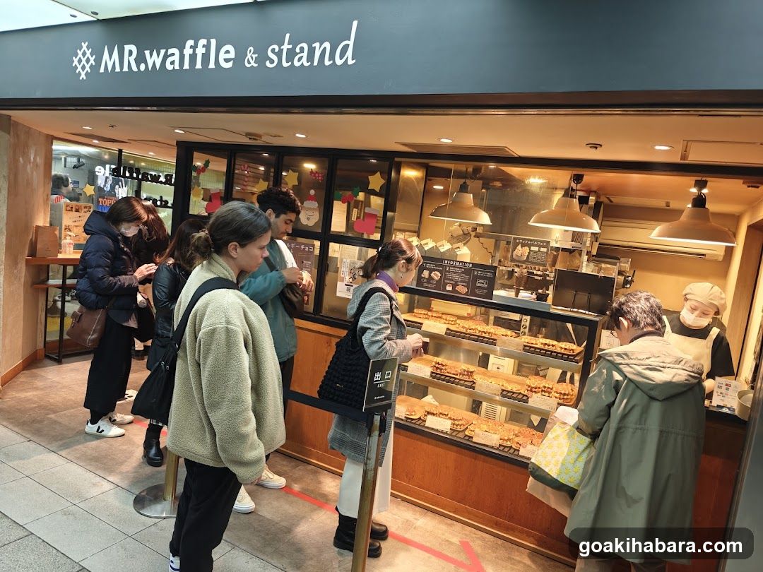 MR.waffle & stand interior view