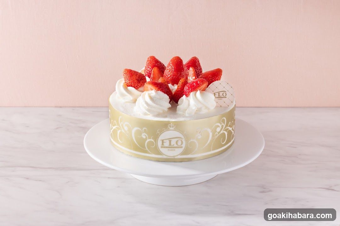 Flo Paris Strawberry Cake