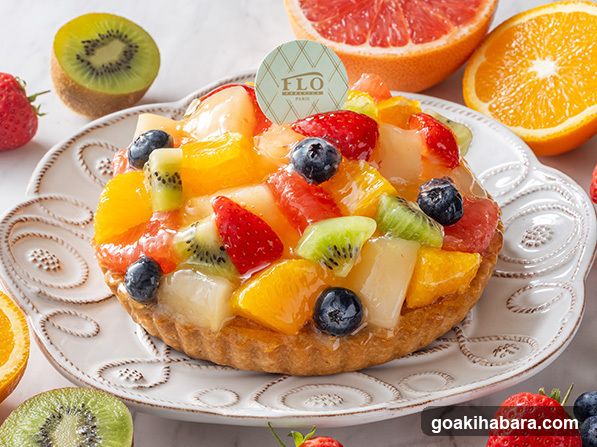 Fruit Tart with Fresh Berries and Juices