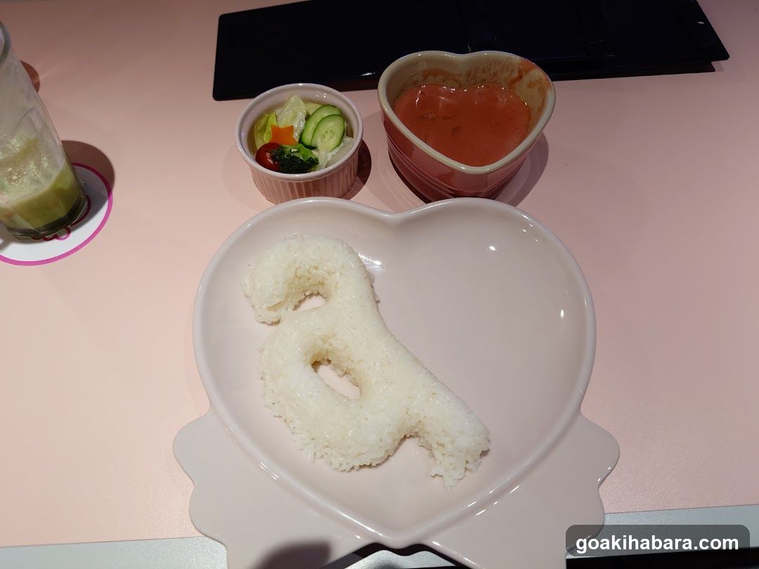 Bento Box with Rice Shaped as '8'