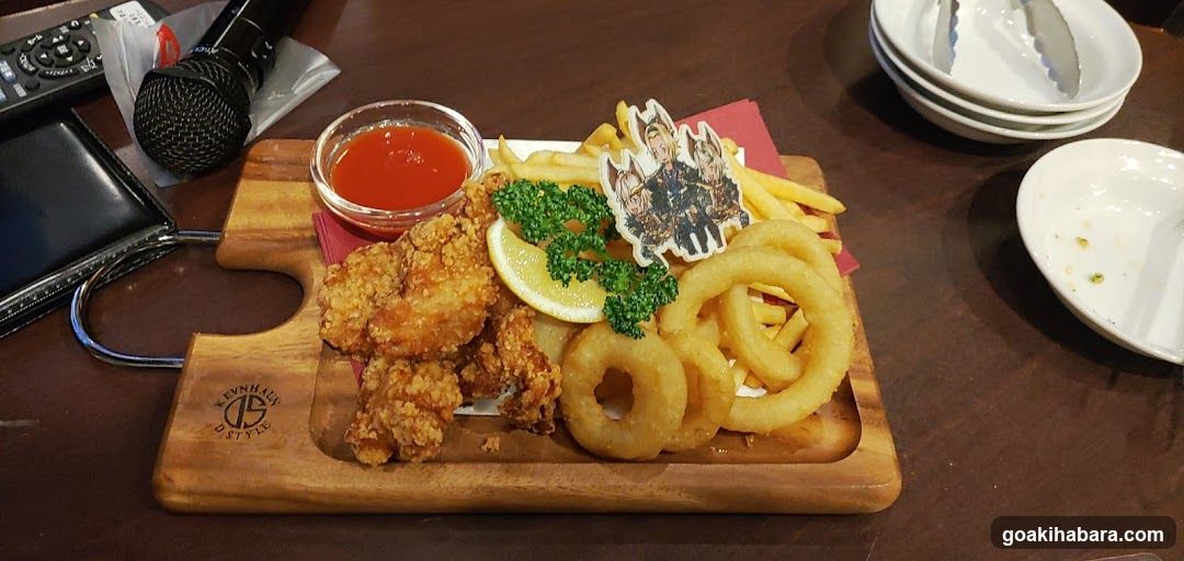 Fried Chicken and Onion Ring Platter