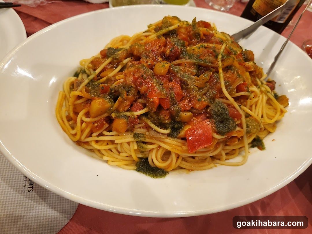 Spaghetti with Tomato Sauce and Basil