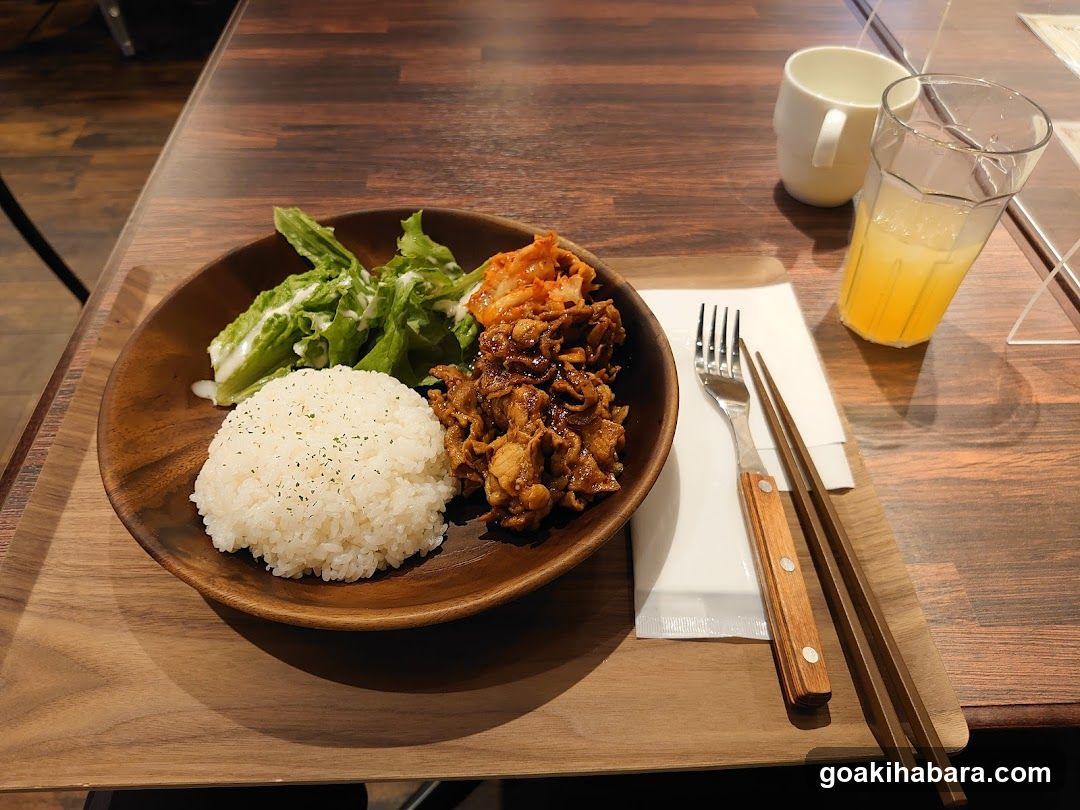 Korean-style rice bowl meal