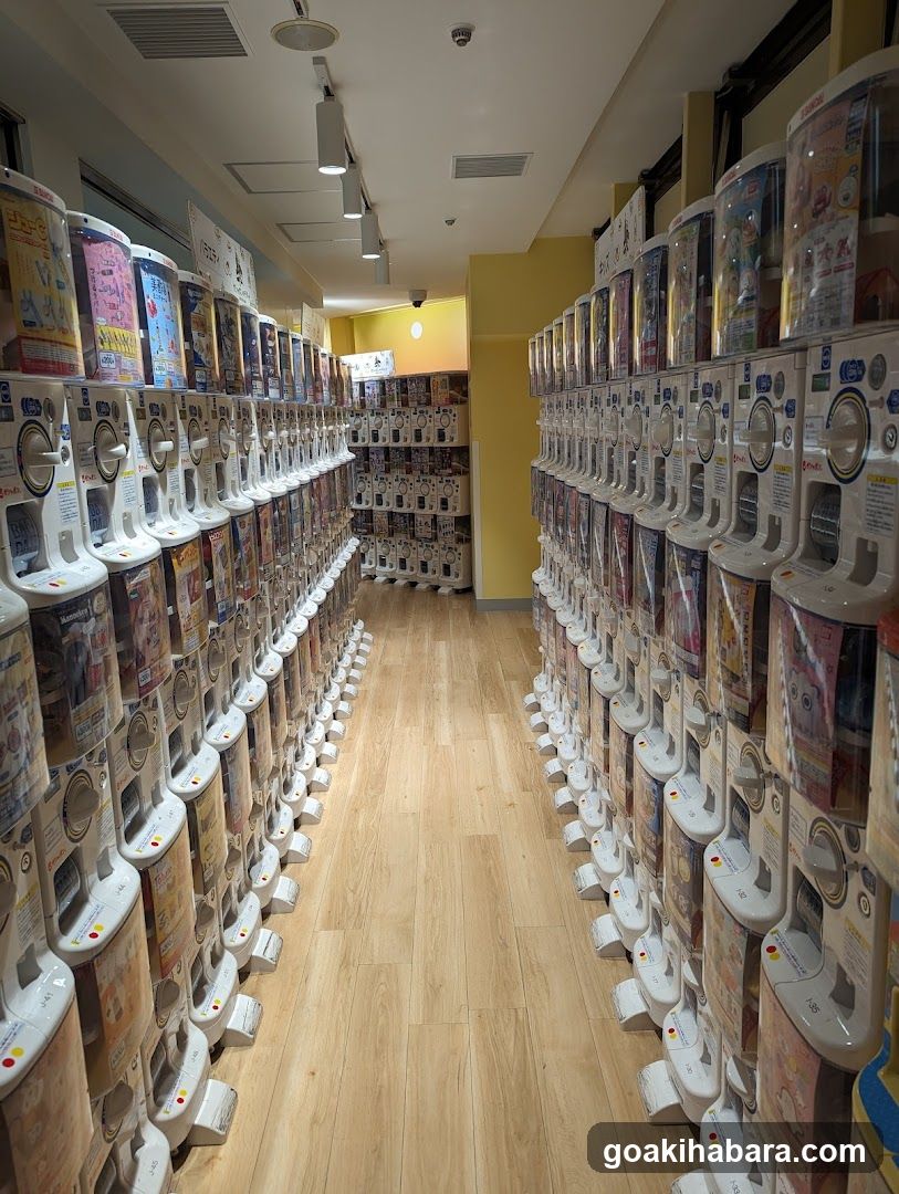 Gachapon Machine Alleyway
