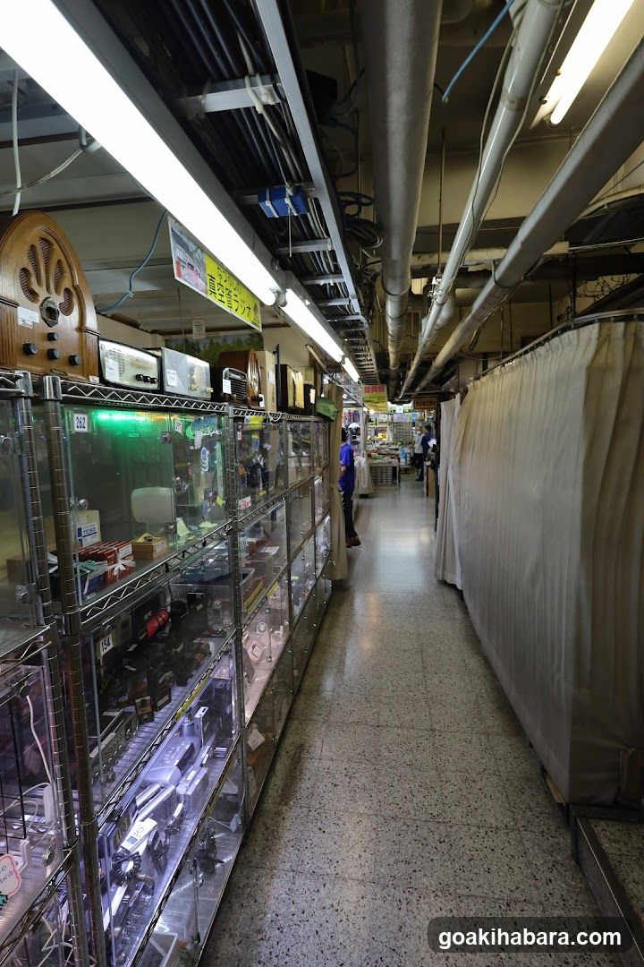 Market Interior Aisle