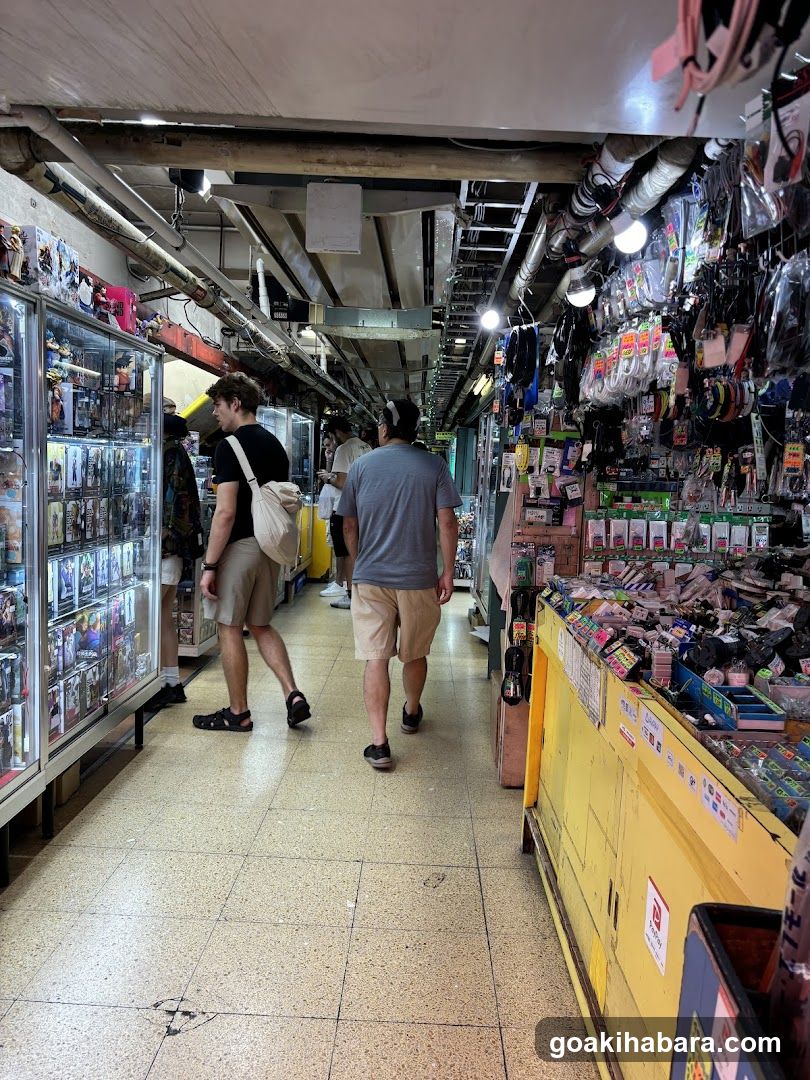 Market Interior Aisle