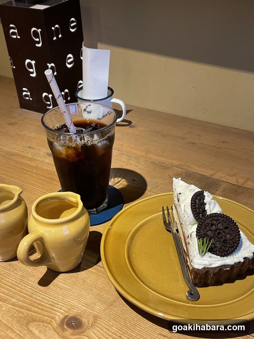Coffee and Cake Setting