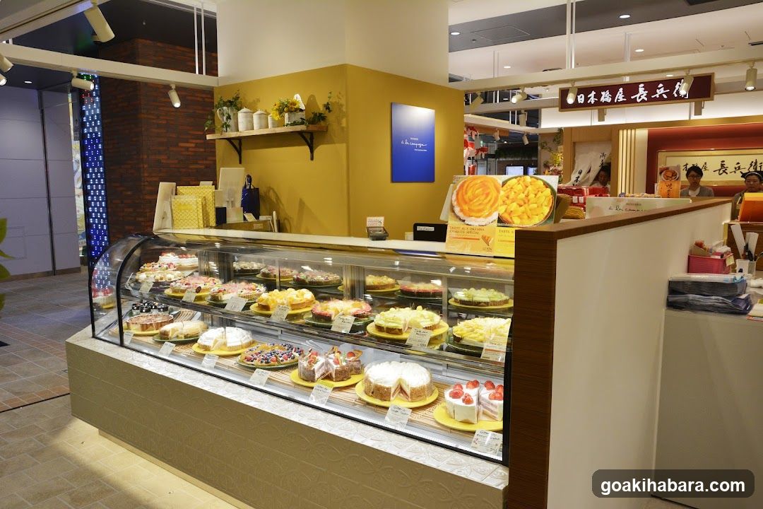 Dessert Display Case Interior