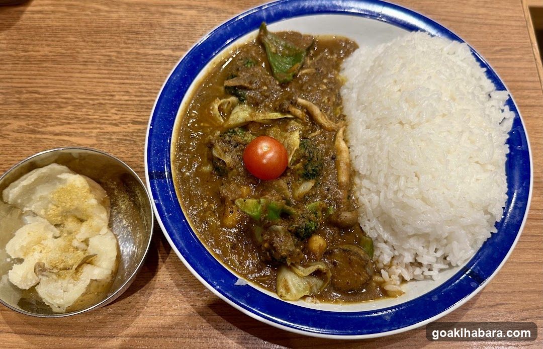 Curdry Rice Bowl with Side Dish