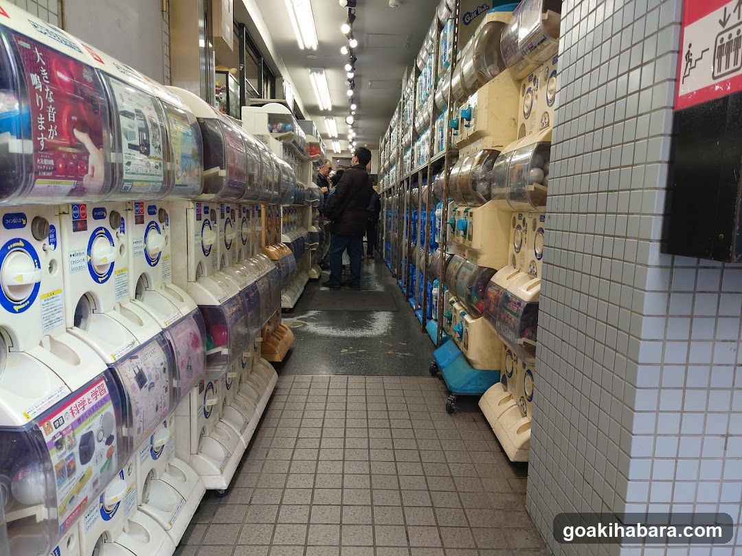 Gashapon Machine Alleyway
