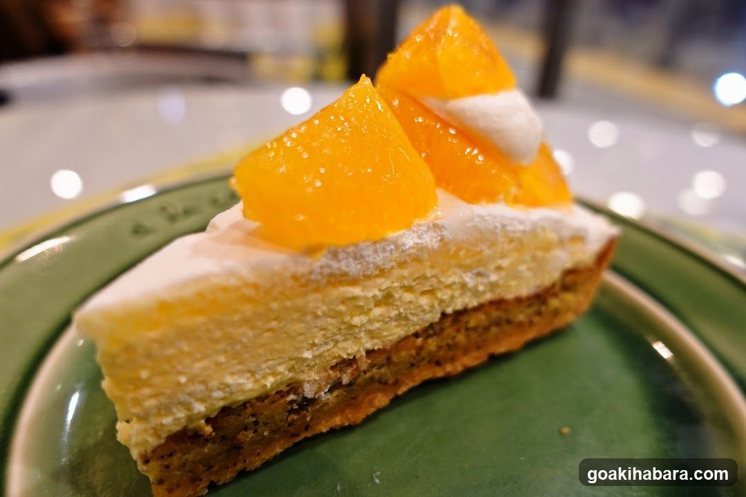 Cheesecake with Orange Topping