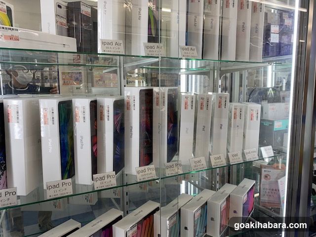 iPad Display Shelf